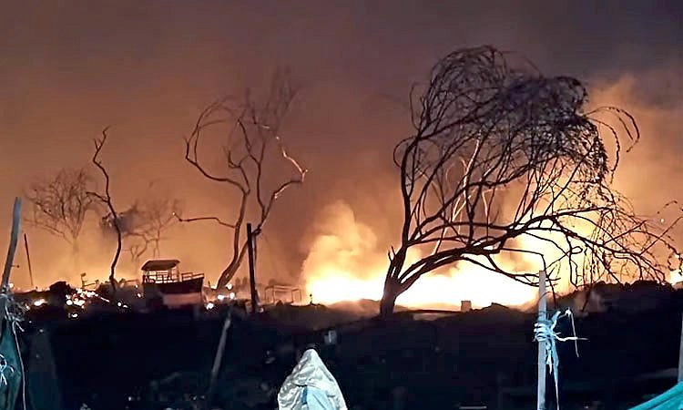 Delhi: ಮಟಿಯಾಲ ಕೊಳಗೇರಿಯಲ್ಲಿ ಭೀಕರ ಅಗ್ನಿ ಅವಘಡ; 80ಕ್ಕೂ ಹೆಚ್ಚು ಗುಡಿಸಲುಗಳು ಭಸ್ಮ