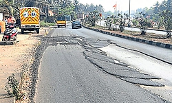 Katapadi: ಕಿತ್ತುಹೋದ ರಸ್ತೆ ಡಾಮರು