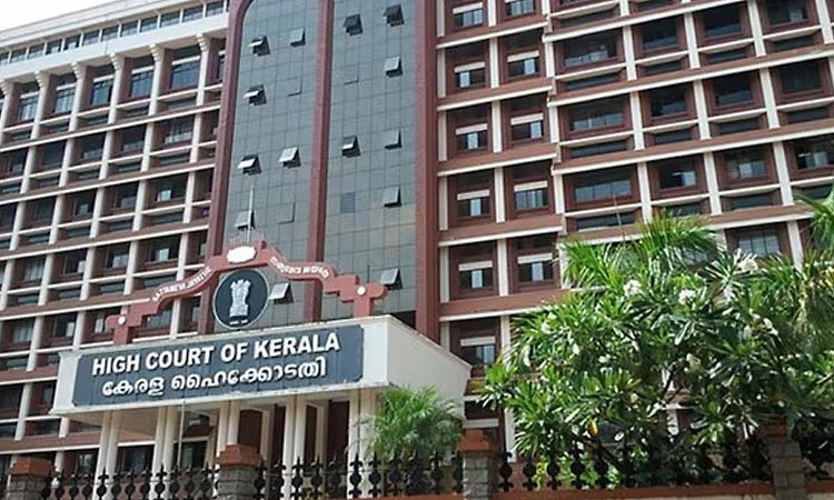 ಕಾಸರಗೋಡಿನಲ್ಲಿ ಕನ್ನಡಕ್ಕೆ ಪ್ರಾತಿನಿಧ್ಯ: 2 ತಿಂಗಳಲ್ಲಿ ನಿರ್ಧರಿಸಲು ಕೇರಳ ಕೋರ್ಟ್‌ ಆದೇಶ