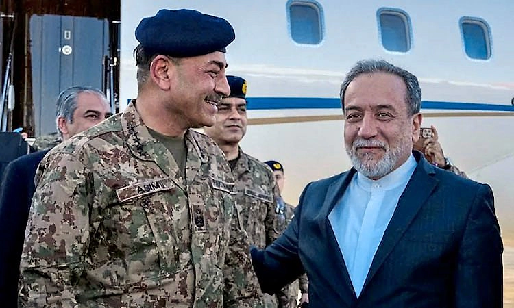 ಅಮೆರಿಕ ದಾಳಿ ಭೀತಿ: ಪಾಕಿಸ್ತಾನದ ವಾಯುನೆಲೆಯಲ್ಲಿ ಇರಾನ್ ಯುದ್ಧ ವಿಮಾನಗಳಿಗೆ ಆಶ್ರಯ?