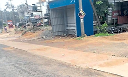ಮುಂಡಾಜೆ: ಹೆದ್ದಾರಿ ಬದಿ ತಗಡಿನ ತಂಗುದಾಣ