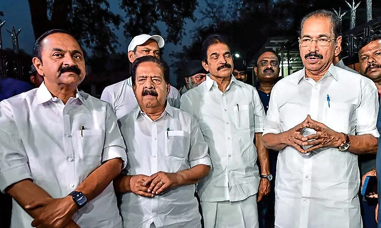 ಫಲಿತಾಂಶ ಬಂದು 8 ದಿನ ಕಳೆದರೂ ಮುಗಿಯದ ಗುದ್ದಾಟ; ಕೇರಳ ಸಿಎಂ ಆಯ್ಕೆಗೆ ಹೈಕಮಾಂಡ್ ಹರಸಾಹಸ