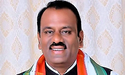 ಹಿಂದೆ ತುಗಲಕ್ ದರ್ಬಾರು ಇತ್ತು, ಈಗ ಮೋದಿ ಹೇಳಿದಂತೆ ಕೇಳುವ ಸ್ಥಿತಿ ಬಂದಿದೆ: ಹಿಟ್ನಾಳ ಕಿಡಿ