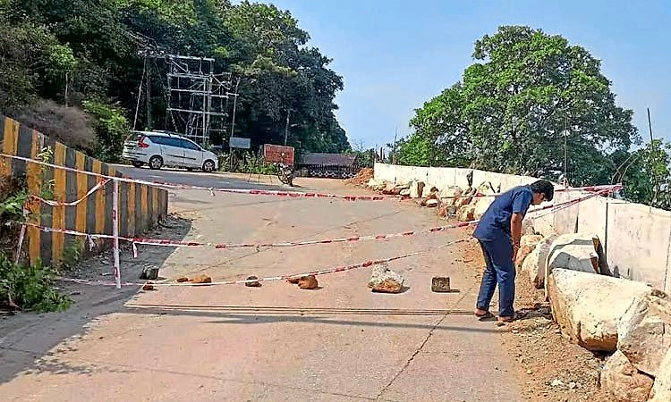 ಹುಲಿಕಲ್ ಘಾಟ್‌ನಲ್ಲಿ ಇಂದಿನಿಂದ ಲಘು ವಾಹನಗಳ ಸಂಚಾರಕ್ಕೆ ಅವಕಾಶ: ಜಿಲ್ಲಾಡಳಿತದ ಆದೇಶ