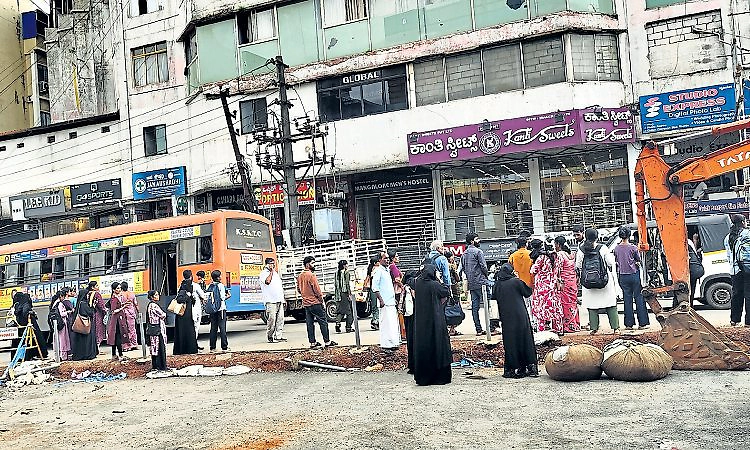 ಕಂಕನಾಡಿ-ಪಂಪ್‌ವೆಲ್‌: ನಿತ್ಯ ದಟ್ಟಣೆ
