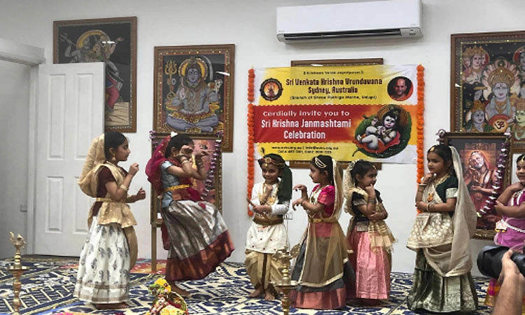 ಸಂತೋಷ, ಭಕ್ತಿ ಮತ್ತು ಸಮುದಾಯದ ಒಗ್ಗಟ್ಟು: ಕೃಷ್ಣ ಜನ್ಮಾಷ್ಟಮಿ ಸಂಭ್ರಮಾಚರಣೆ