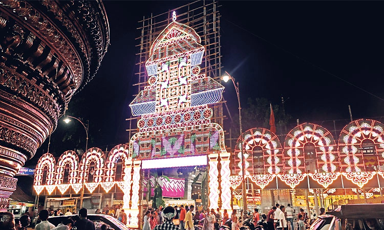 ಕರಾವಳಿಯಾದ್ಯಂತ ಕಳೆಗಟ್ಟಿದ ಶರನ್ನವರಾತ್ರಿ ಸಂಭ್ರಮ