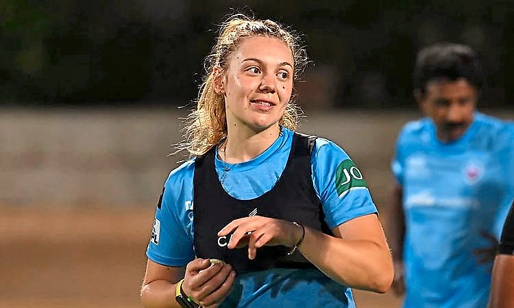 WPL: ಟ್ರೇಡ್‌ ಮೂಲಕ ಆಲ್‌ರೌಂಡರ್‌ ತಾರಾ ನಾರಿಸ್ ರನ್ನು ಸೇರಿಸಿಕೊಂಡ ಮುಂಬೈ ಇಂಡಿಯನ್ಸ್