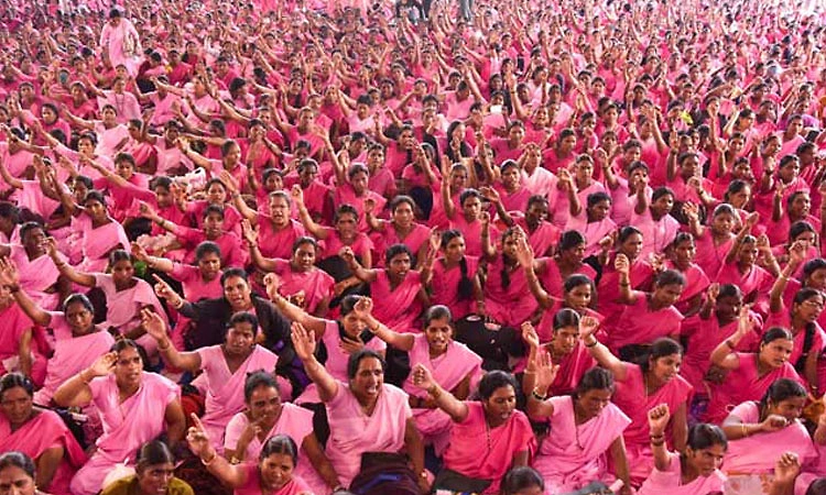 ಒಳ್ಳೆ ಮೊಬೈಲ್‌ ಕೊಟ್ಟರಷ್ಟೇ ‘ಸಮಗ್ರ’ ಕೆಲಸ: ‘ಆಶಾ’ ಪಟ್ಟು