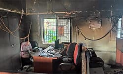 Yellapura: ಕದಿಯಲು ಸಾಧ್ಯವಾಗದೇ ಇದ್ದಾಗ ಬ್ಯಾಂಕಿಗೆ ಬೆಂಕಿ ಇಟ್ಟ ಕಳ್ಳರು