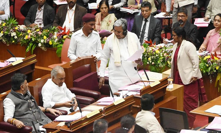 ನನ್ನ ಕುರ್ಚಿ ಗಟ್ಟಿ, ಛಲವಾದಿ ನಿಮ್ಮ ಕುರ್ಚಿ ಅತಂತ್ರದಲ್ಲಿಯೋ ನೋಡಿಕೊಳ್ಳಿ: ಸಿಎಂ