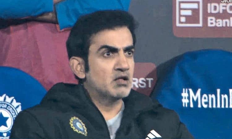 INDvsSA: ಗೌತಮ್‌ ಗಂಭೀರ್‌ ಫುಟ್‌ಬಾಲ್ ಸ್ಟೈಲ್‌ ಕೋಚಿಂಗ್:‌ ವಿಡಿಯೋ ವೈರಲ್