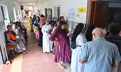 ಕಾಸರಗೋಡು: ಜಿಲ್ಲೆ ಯಾದ್ಯಂತ ಚುರುಕಿನ ಮತದಾನ-436 ಸೂಕ್ಷ್ಮ ಸಂವೇದಿ ಮತಗಟ್ಟೆ