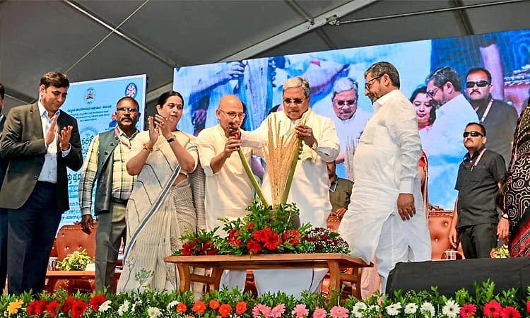 Belagavi: ರಾಜ್ಯಮಟ್ಟದ ವಸ್ತು ಪ್ರದರ್ಶನ, ಮಾರಾಟ ಮೇಳಕ್ಕೆ ಸಿಎಂ ಸಿದ್ದರಾಮಯ್ಯ ಚಾಲನೆ