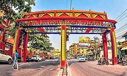 Lack of proper signage creates confusion for visitors entering Udupi during Paryaya festival