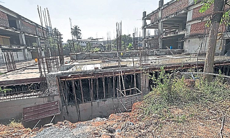 Work gains pace on multi-storey market complex at Surathkal junction after six-year delay