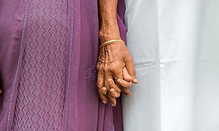 ಹೆತ್ತವರನ್ನು ಅಲಕ್ಷಿಸುವ ಸರ್ಕಾರಿ ನೌಕರರಿಗೆ ಶಾಕ್: ಸಂಬಳದ ಶೇ. 15ರಷ್ಟು ಪೋಷಕರ ಖಾತೆಗೆ