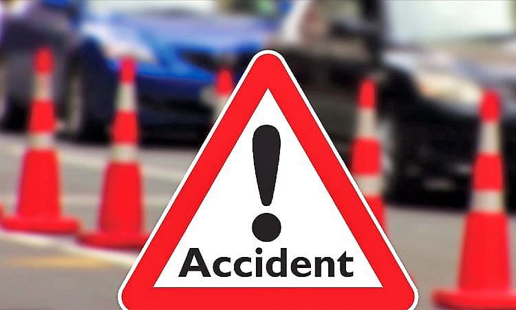 ನೆಲ್ಲಿಕಟ್ಟೆ: ಬೈಕಿಗೆ ಖಾಸಗಿ ಶಾಲೆಯ ಬಸ್ ಡಿಕ್ಕಿ; ಬೈಕ್ ಸವಾರ ಗಂಭೀರ