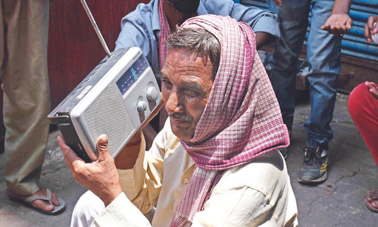 World Radio Day: ರೇಡಿಯೋ" ಎಂಬ ಅದ್ಭುತ ಧ್ವನಿ ಪೆಟ್ಟಿಗೆ - ರೇಡಿಯೋ ಕಾಮೆಂಟರಿ ನೆನಪುಗಳು!