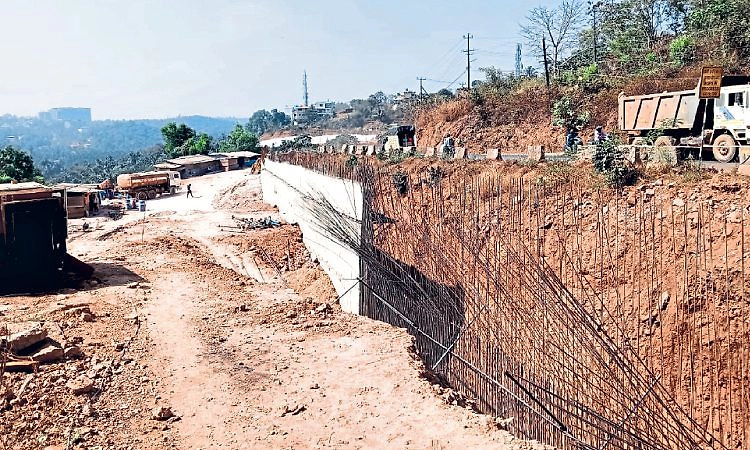 Kudupu: ಮಂಗಳನಗರ-ಬೈತುರ್ಲಿ: ಗುಡ್ಡ ಅಗೆದು ಹೊಸ ರಸ್ತೆ