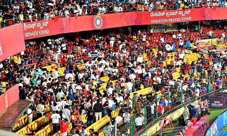 Bengaluru: ಚಿನ್ನಸ್ವಾಮಿ ಕ್ರೀಡಾಂಗಣಕ್ಕೆ ಸುವರ್ಣ ಸಂಭ್ರಮ