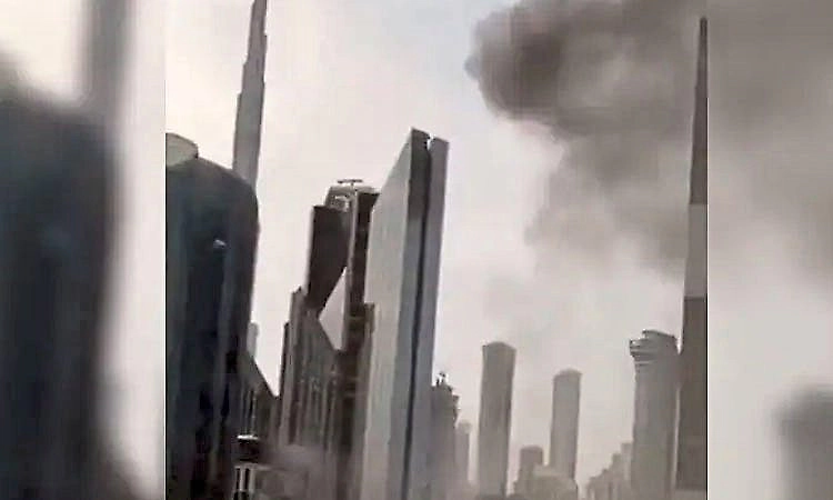 ದುಬೈನಲ್ಲಿ ಮತ್ತೆ ಸ್ಫೋಟದ ಸದ್ದು: ಬುರ್ಜ್ ಖಲೀಫಾ ಬಳಿ ದಟ್ಟ ಹೊಗೆ, ಆತಂಕದಲ್ಲಿ ಜನತೆ!