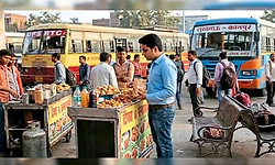 ಬಸ್ ನಿಲ್ದಾಣದಲ್ಲಿ ಪಕೋಡ ತರಲು ಹೋದ ಪತಿ... ಬರುವಷ್ಟರಲ್ಲಿ ನಾಪತ್ತೆಯಾದ ಪತ್ನಿ