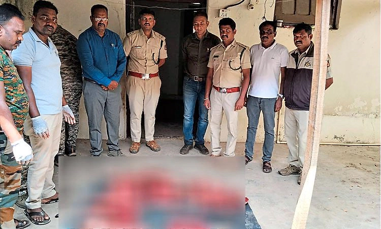 Gundlupete: ಜಿಂಕೆ ಮಾಂಸ ಸಾಗಾಟ: ಅರಣ್ಯ ಸಿಬ್ಬಂದಿ ಕಂಡು ಬೈಕ್ ಬಿಟ್ಟು ಪರಾರಿಯಾದ ಆರೋಪಿಗಳು