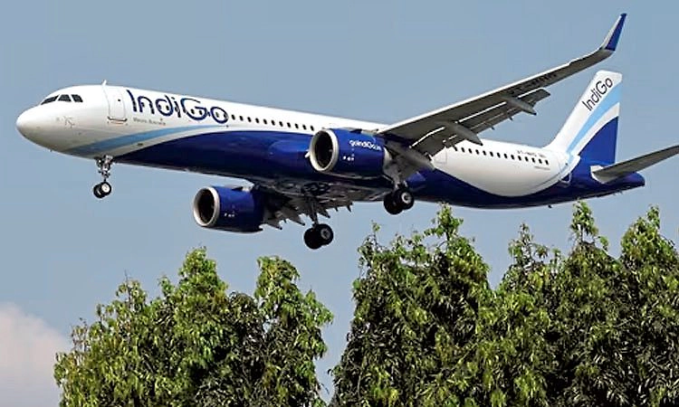 ಇಂಡಿಗೋ ಪ್ರಯಾಣಿಕರಿಗೆ ಇಂಧನ ಬೆಲೆ ಏರಿಕೆ ಬಿಸಿ: ನಾಳೆಯಿಂದ ವಿಮಾನ ಟಿಕೆಟ್ ದರ ದುಬಾರಿ!