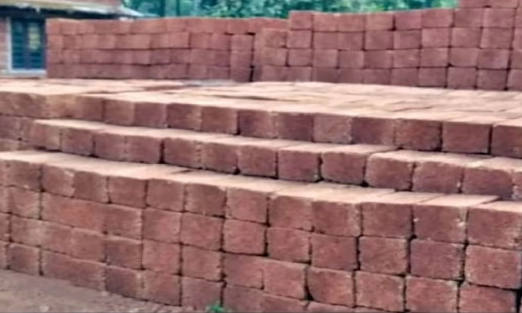 ಕೇರಳದಿಂದ ಅಕ್ರಮ ಕೆಂಪುಕಲ್ಲು ಸಾಗಾಟ: ಪ್ರಕರಣ ದಾಖಲು