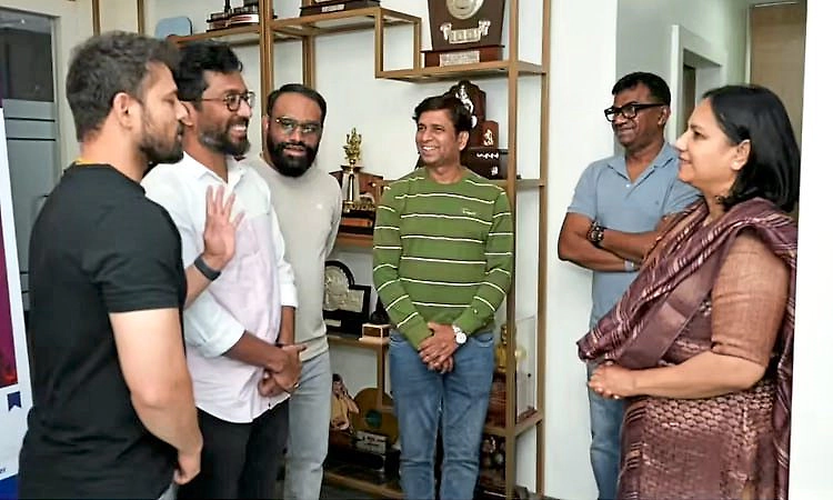 ʼಗೀಕ್‌ʼ ಪೋಸ್ಟರ್‌ಗೆ ಅಶ್ವಿ‌ನಿ ಪುನೀತ್‌ ರಾಜ್‌ ಕುಮಾರ್‌ ಸಾಥ್‌