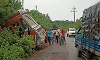 Ripponpet: Truck falls into 25-foot ditch near Arasalu lake bund; driver escapes unhurt