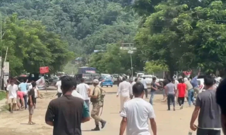 ಭೂ ಅತಿಕ್ರಮಣ ಆರೋಪ: ಅಸ್ಸಾಂ–ಅರುಣಾಚಲ ಗಡಿ ಉದ್ವಿಗ್ನ, ಗಾಳಿಯಲ್ಲಿ ಗುಂಡು! 