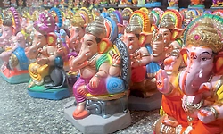 ಬೆಲೆ ಹೆಚ್ಚಳದ ನಡುವೆ ಗಣೇಶೋತ್ಸವಕ್ಕೆ ಸಜ್ಜುಗೊಂಡಿರುವ ಪರಿಸರ ಸ್ನೇಹಿ ಗಣೇಶ ಮೂರ್ತಿಗಳು