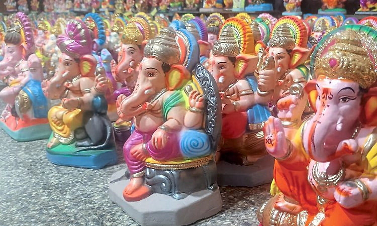 ಬೆಲೆ ಹೆಚ್ಚಳದ ನಡುವೆ ಗಣೇಶೋತ್ಸವಕ್ಕೆ ಸಜ್ಜುಗೊಂಡಿರುವ ಪರಿಸರ ಸ್ನೇಹಿ ಗಣೇಶ ಮೂರ್ತಿಗಳು
