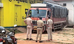 ಅನ್ನಭಾಗ್ಯ ಅಕ್ಕಿ ಅಕ್ರಮ ಸಾಗಾಟ ಯತ್ನ: ಲಾರಿ ಸೀಜ್!