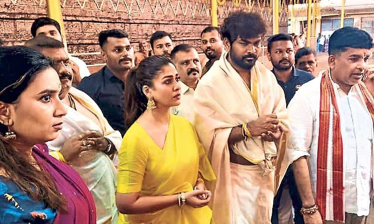 ಕುಕ್ಕೆ ಸುಬ್ರಹ್ಮಣ್ಯ ದೇವರ ದರ್ಶನ ಪಡೆದ ನಯನತಾರಾ ದಂಪತಿ