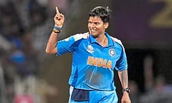 Deepti Sharma: ವಿಶ್ವಕಪ್‌ ವಿಜೇತ ದೀಪ್ತಿಗೆ ಆಗ್ರಾದಲ್ಲಿ ಭವ್ಯ ಸ್ವಾಗತ  