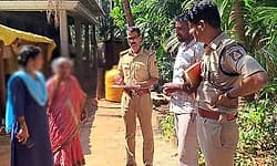 Bhatkala: Elderly woman robbed of gold chain on the pretext of courier delivery