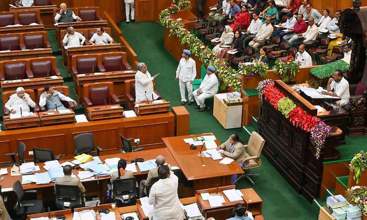 ಕಾಂಗ್ರೆಸ್‌ ಡಿನ್ನರ್ ಪಾಲಿಟಿಕ್ಸ್: ಆರ್‌.ಅಶೋಕ್ - ಸಿಎಂ ಸಿದ್ದರಾಮಯ್ಯ  ಸ್ವಾರಸ್ಯಕರ ಚರ್ಚೆ