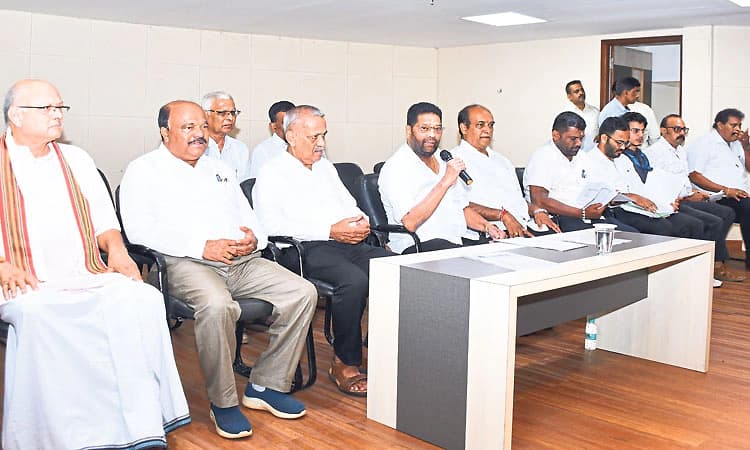 ಬೆಳೆವಿಮೆ ಪಾವತಿ ಲೋಪ ಸರಿಪಡಿಸಿ ರೈತರಿಗೆ ನ್ಯಾಯ ಕೊಡಿ:ಡಾ|ಎಂ.ಎನ್‌.ಆರ್‌.ಆಗ್ರಹ