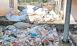 Sullia ನಗರದ ಕಸ ಸಮಸ್ಯೆ ತಾರಕಕ್ಕೆ