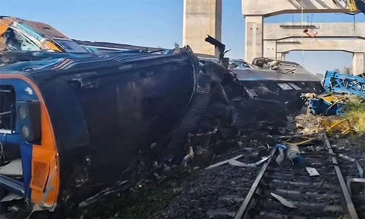 Thailand; ರೈಲಿನ ಮೇಲೆ  ಕ್ರೇನ್ ಬಿದ್ದು 22 ಮಂದಿ ದಾರುಣ ಸಾವು