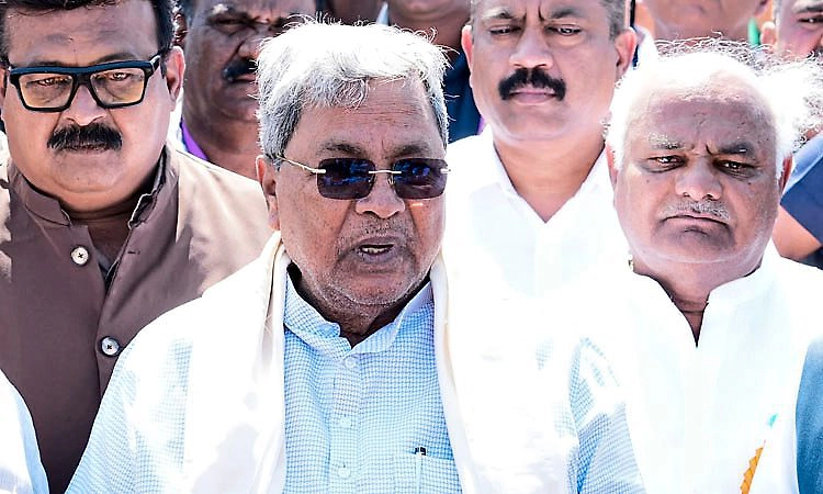 ಆರ್ಥಿಕ- ಸಾಮಾಜಿಕವಾಗಿ ಶಕ್ತಿ ತುಂಬುವ ಕಾರ್ಯಕ್ರಮಗಳನ್ನು ಮುಂದುವರೆಸುತ್ತೇವೆ: ಸಿದ್ದರಾಮಯ್ಯ