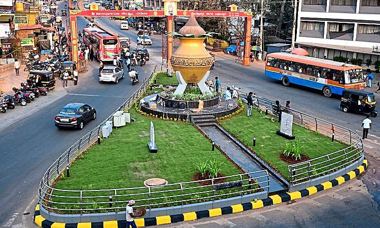 ಪಂಪ್‌ವೆಲ್ ಸರ್ಕಲ್‌- ಕರಾವಳಿ ಜಂಕ್ಷನ್ ಚತುಷ್ಪಥ ರಸ್ತೆ ಕಾಮಗಾರಿ; ನಗರದಲ್ಲಿ ಸಂಚಾರ ಬದಲಾವಣೆ