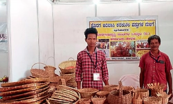Namma Sante: ಕೈಚಳಕದಲ್ಲಿ ಮೂಡಿದ ಕಲಾಕೃತಿಗಳು: ಕುಲಕಸುಬನ್ನೇ ನಂಬಿ ಬದುಕು ಕಟ್ಟಿಕೊಂಡ ಸೀನ