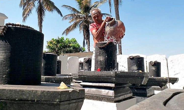 Davanagere: ಕನಸಲ್ಲಿ ಕಂಡ ಶಿವನಿಗಾಗಿ ದೇಗುಲ ನಿರ್ಮಿಸಿದ ಭಕ್ತ!  