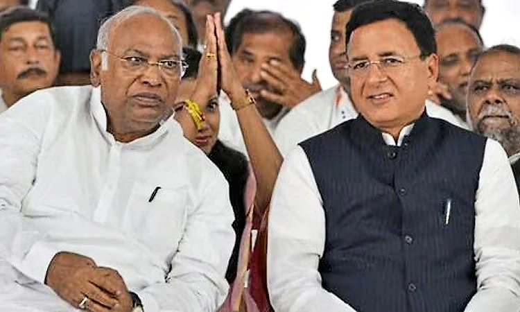 ಹಾವೇರಿ ಸಮಾವೇಶಕ್ಕೆ ಖರ್ಗೆ ಹೋಗಲಿಲ್ಲ, ಸುರ್ಜೇವಾಲ ಬರಲಿಲ್ಲ