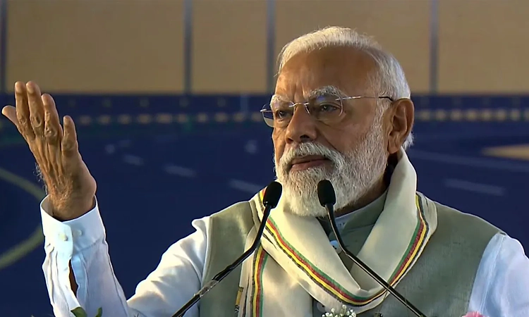 Govt working to minimise impact of global conflicts on people, Cong trying to create panic: PM