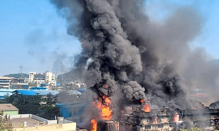 Mumbai: ಎರಡು ಕಡೆ ಅಗ್ನಿ ಅವಘಡ; ತಪ್ಪಿದ ಭಾರಿ ಅನಾಹುತ
